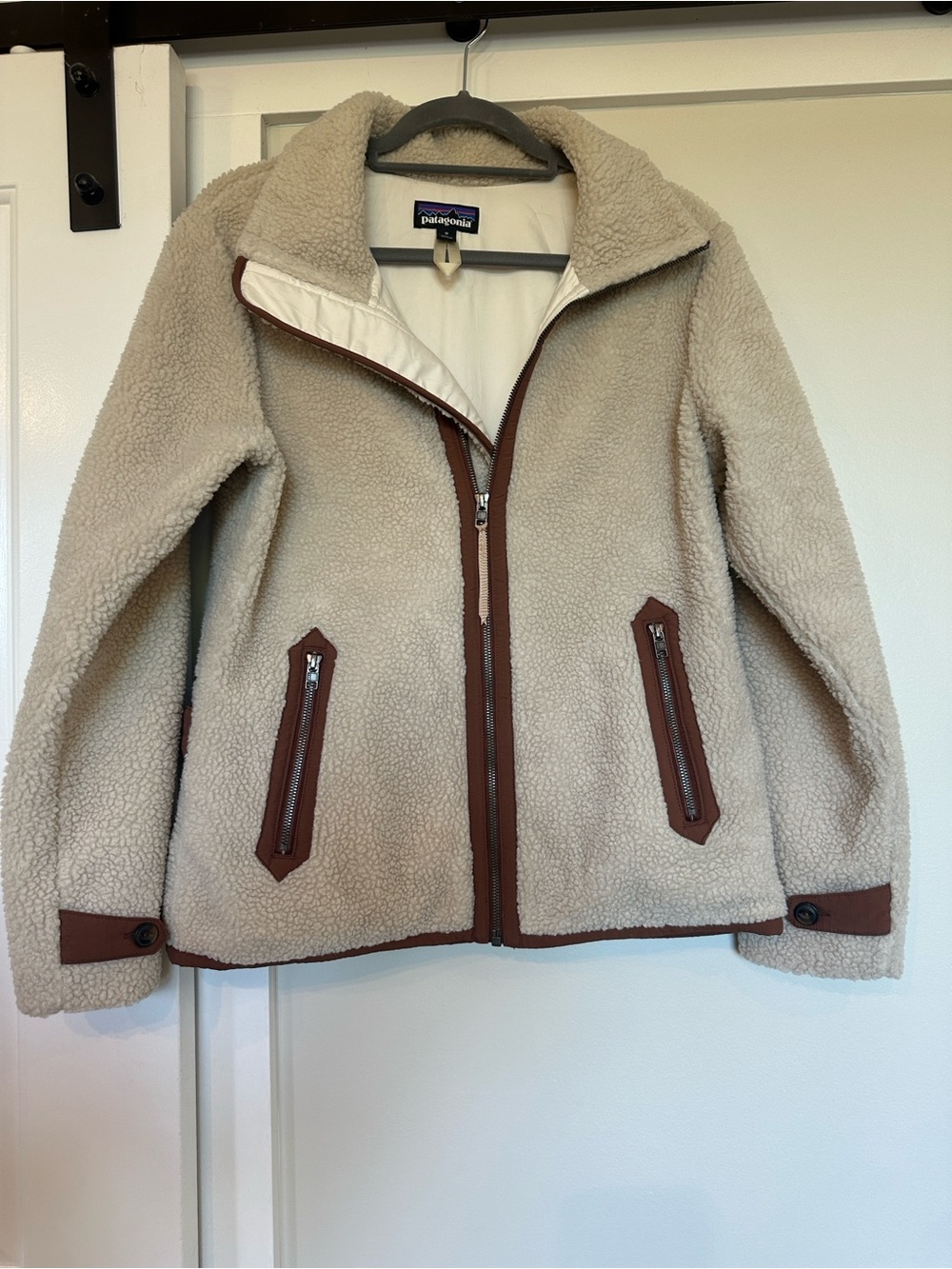Patagonia Women’s divided sky Cream Sherpa Jacket with Brown Trim
